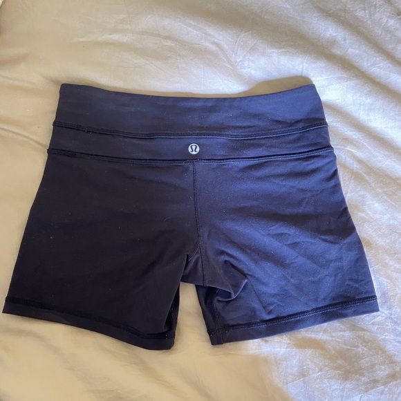 Black Lululemon shorts size 4 - Picture 2 of 3